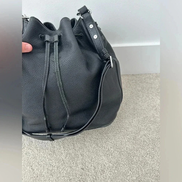 Danier soft leather bucket bag - Picture 2 of 14